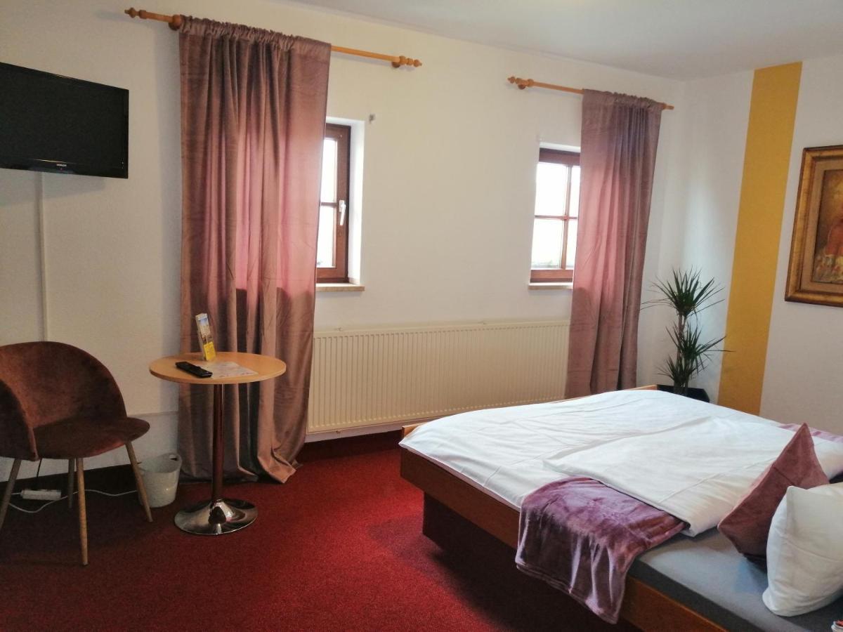 Hotel Wilder Mann Feuchtwangen Dış mekan fotoğraf