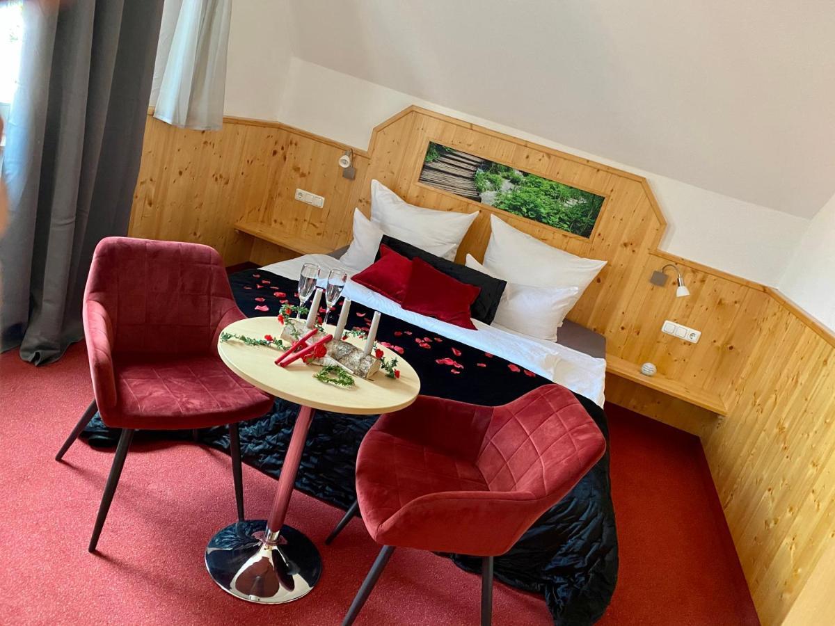 Hotel Wilder Mann Feuchtwangen Dış mekan fotoğraf