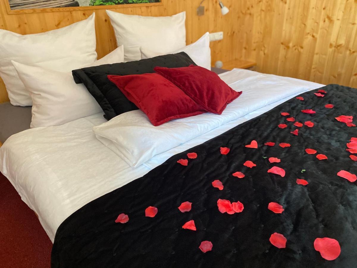 Hotel Wilder Mann Feuchtwangen Dış mekan fotoğraf