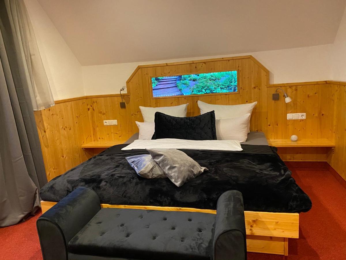 Hotel Wilder Mann Feuchtwangen Dış mekan fotoğraf