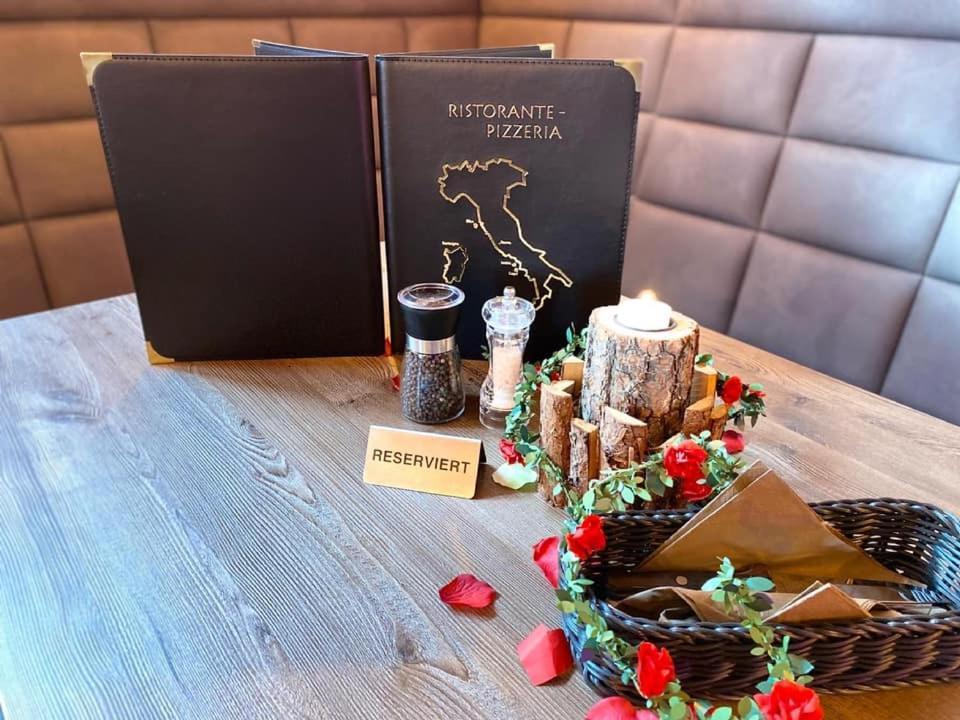 Hotel Wilder Mann Feuchtwangen Dış mekan fotoğraf