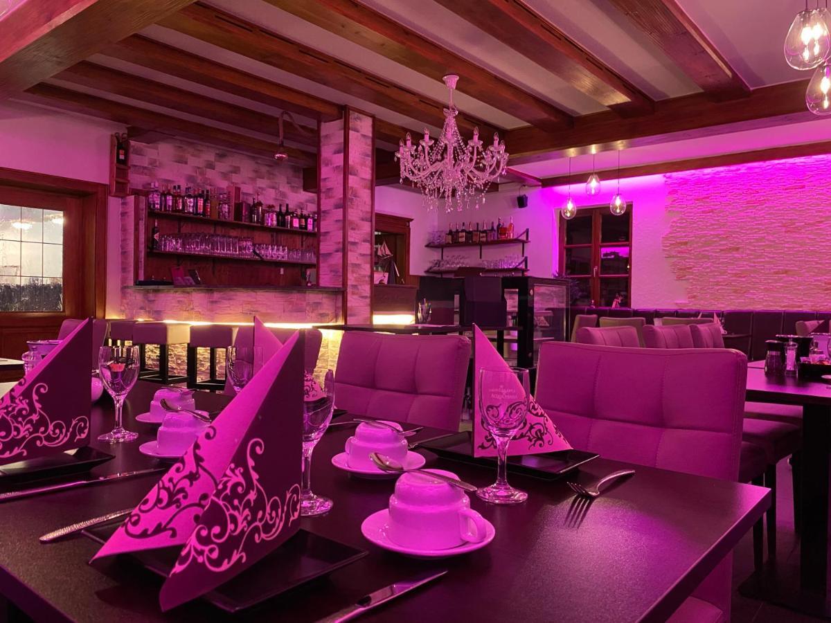 Hotel Wilder Mann Feuchtwangen Dış mekan fotoğraf
