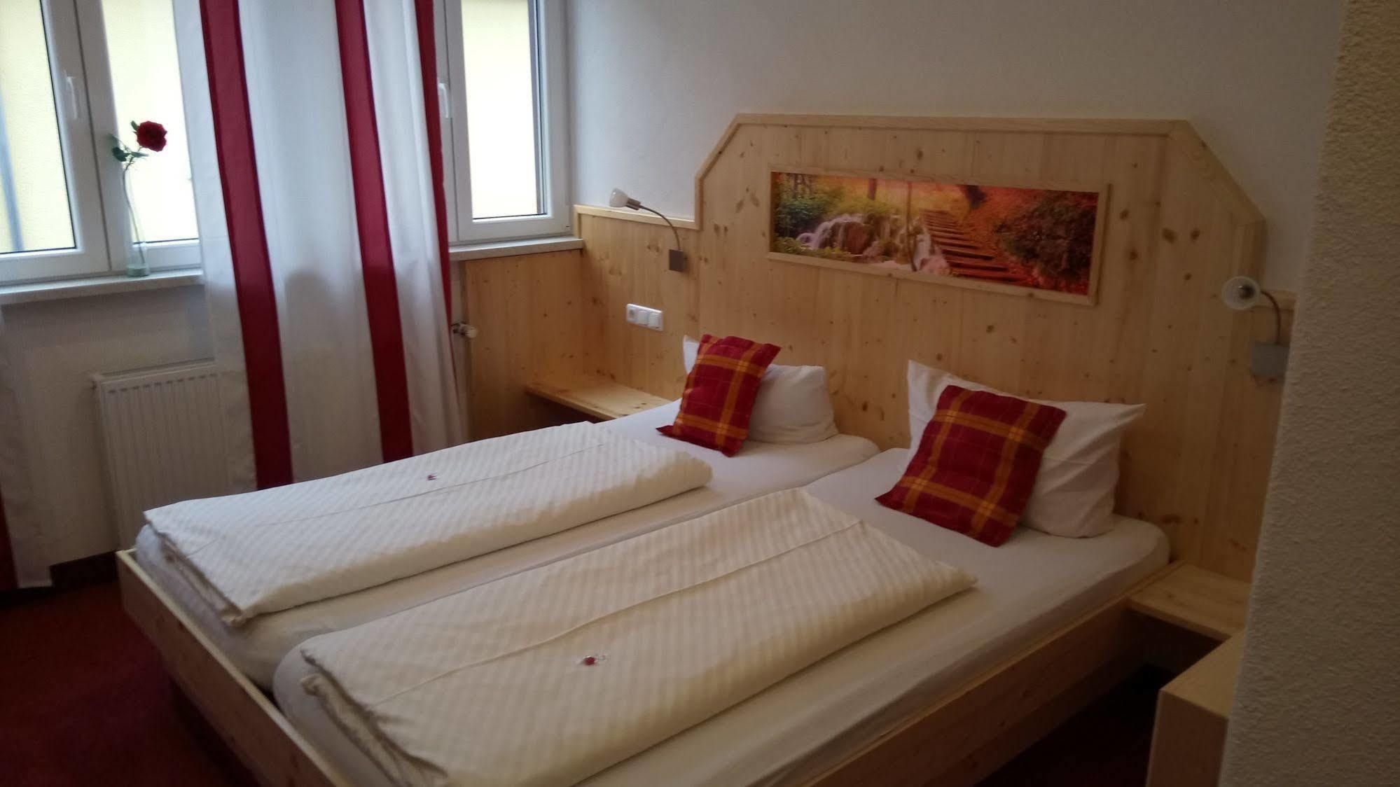 Hotel Wilder Mann Feuchtwangen Dış mekan fotoğraf